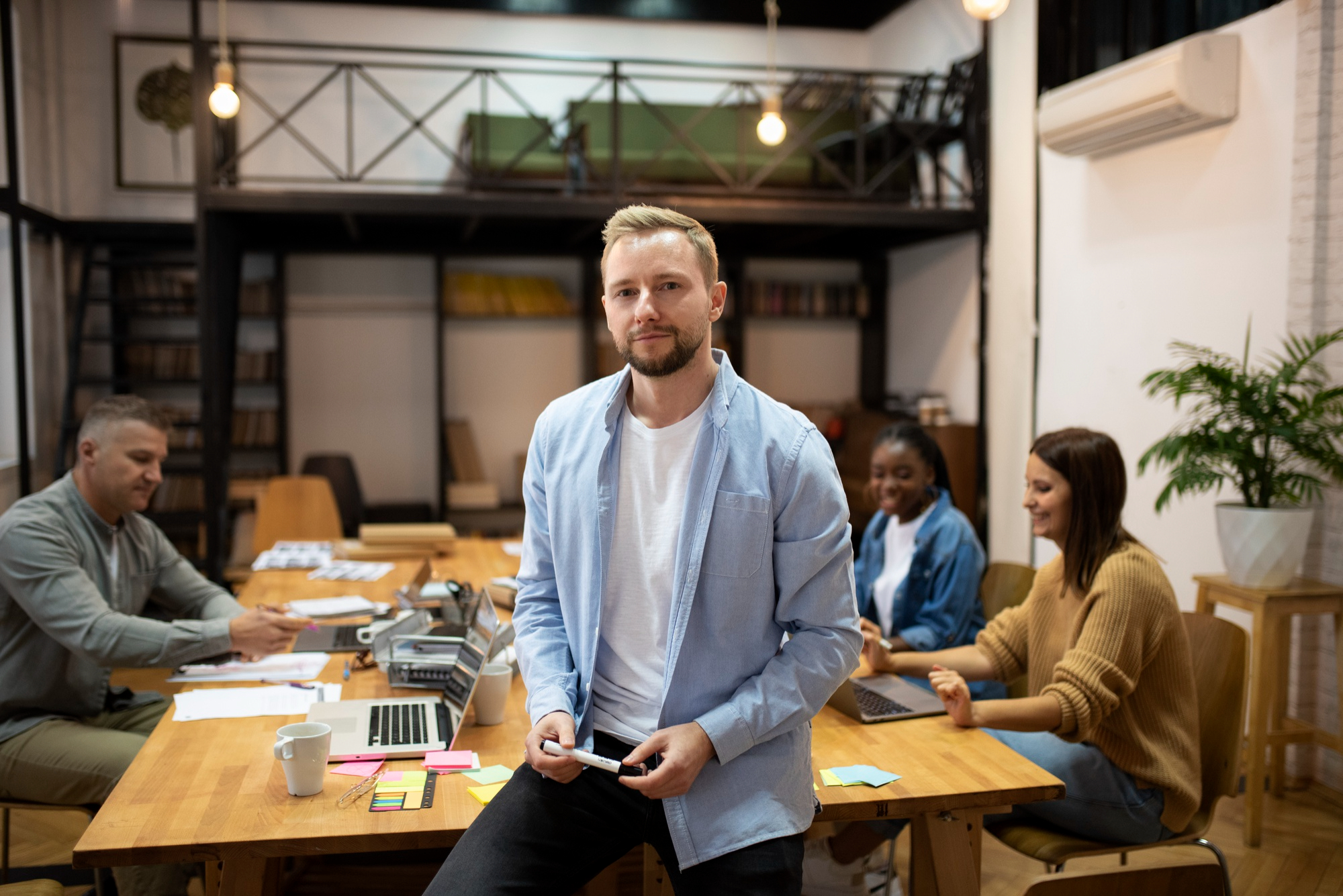 Reunión de personas en una empresa